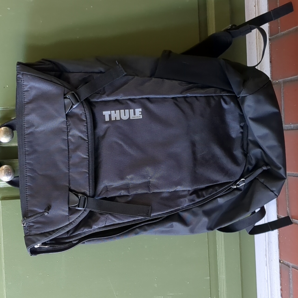 Like new Thule backpack